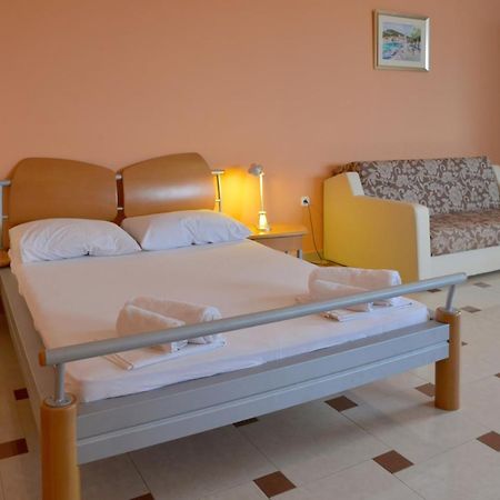 Blue Oasis Aparthotel Primošten Esterno foto
